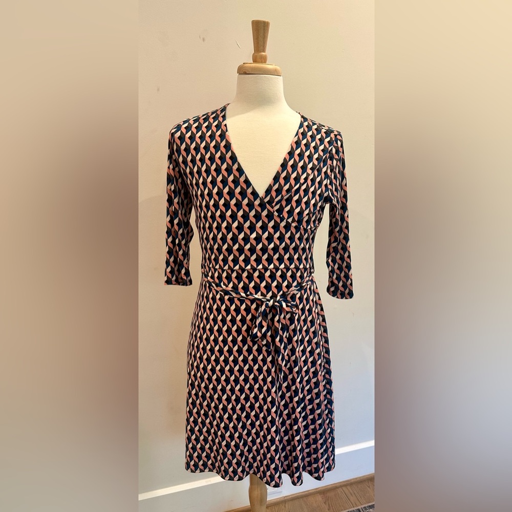 Like new Leota faux wrap dress in pink & blue geometric pattern